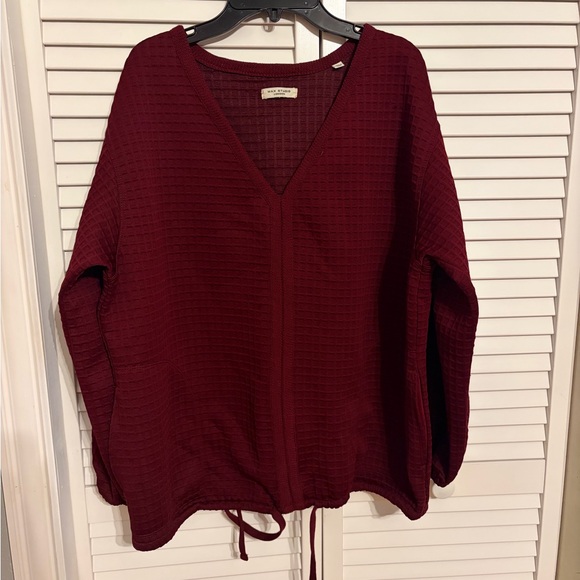 Max Studio Tops - NWOT Max Studio London Women's  V-Neck Sweatshirt